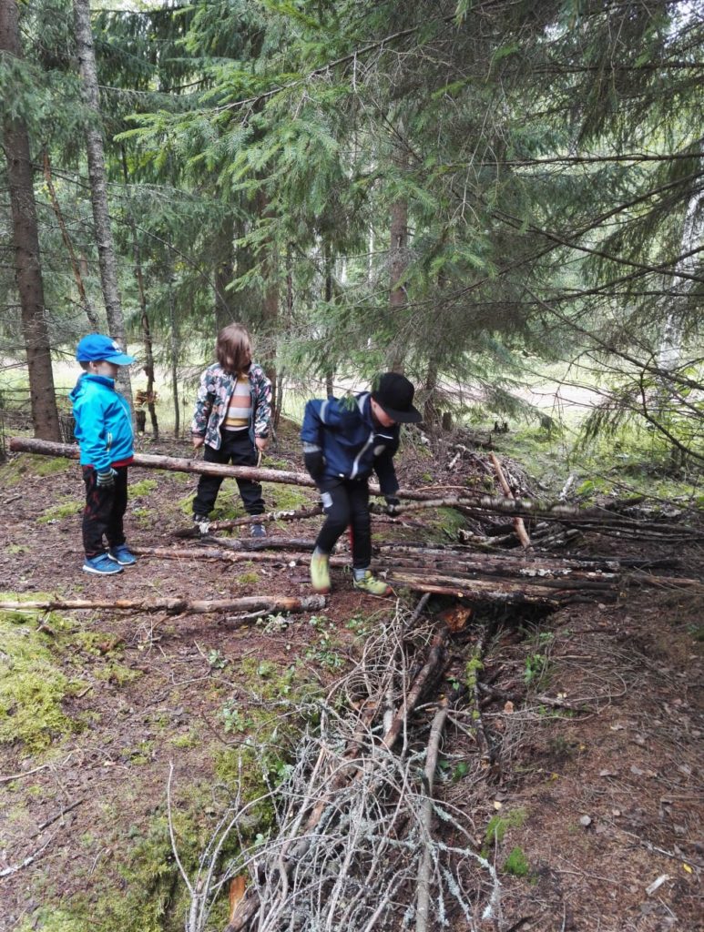Traditional games – Lost Treasure